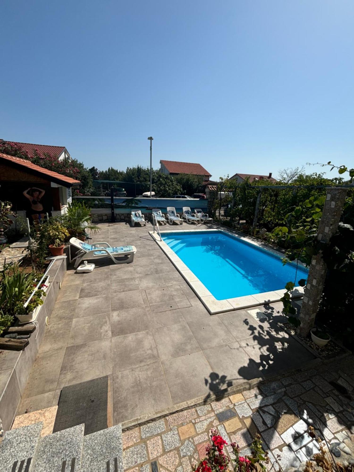 Villa Julian & Juliana คิร์ก ภายนอก รูปภาพ
